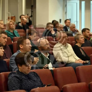 Изображение собрание в зале