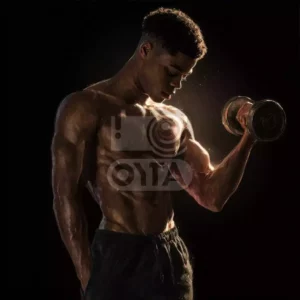 Мужчина с гантелью